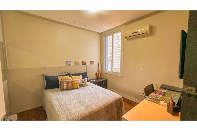 Imagem Apartamento com 3 Quartos à Venda, 156 m² em Centro Histórico - Porto Alegre Imagem Apartamento com 3 Quartos à Venda, 156 m² em Centro Histórico - Porto Alegre