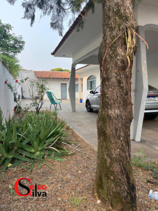 Imagem Casa com 3 Quartos à Venda, 360 m² em Maringá