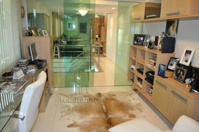 Imagem Casa com 4 Quartos para Alugar, 462 m² em Tarumã - Manaus