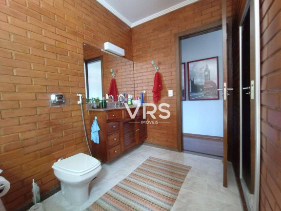 Imagem Casa com 4 Quartos à Venda, 197 m² em Granja Guarani - Teresópolis