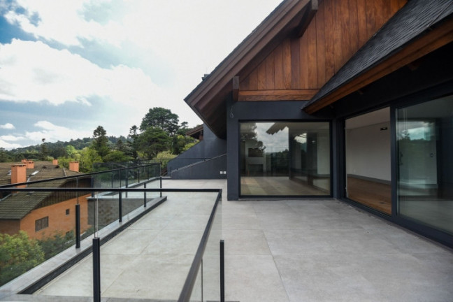 Imagem Apartamento com 4 Quartos à Venda, 319 m² em Planalto - Gramado
