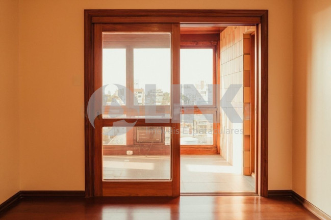 Imagem Imóvel com 3 Quartos à Venda, 333 m² em Mont Serrat - Porto Alegre Imagem Imóvel com 3 Quartos à Venda, 333 m² em Mont Serrat - Porto Alegre