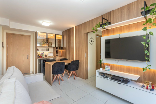 Apartamento com 2 Quartos à Venda, 68 m² em Passo Da Areia - Porto Alegre
