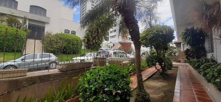 Imagem Casa com 5 Quartos à Venda, 220 m² em Agronômica - Florianópolis Imagem Casa com 5 Quartos à Venda, 220 m² em Agronômica - Florianópolis