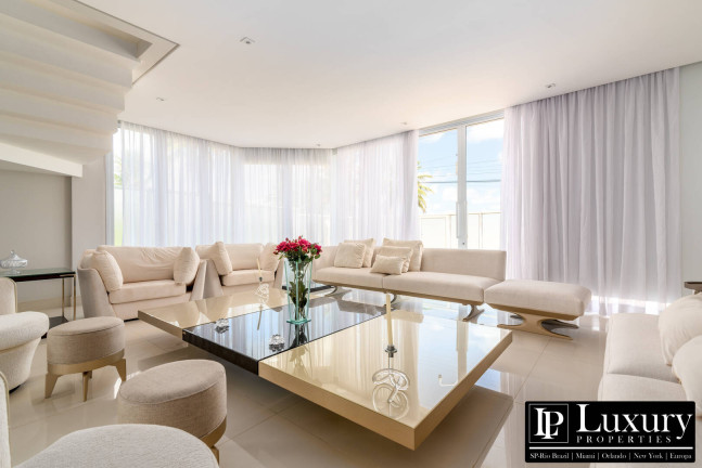 Imagem Casa com 5 Quartos à Venda,  em Enseada - Guarujá