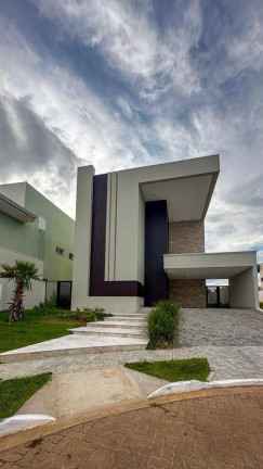 Sobrado com 4 Quartos à Venda, 440 m² em Ribeirão Do Lipa - Cuiabá