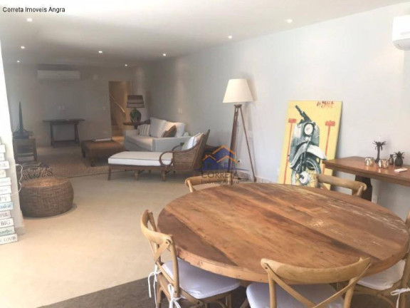 Imagem Casa com 8 Quartos para Temporada, 656 m² em Vila Velha - Angra Dos Reis