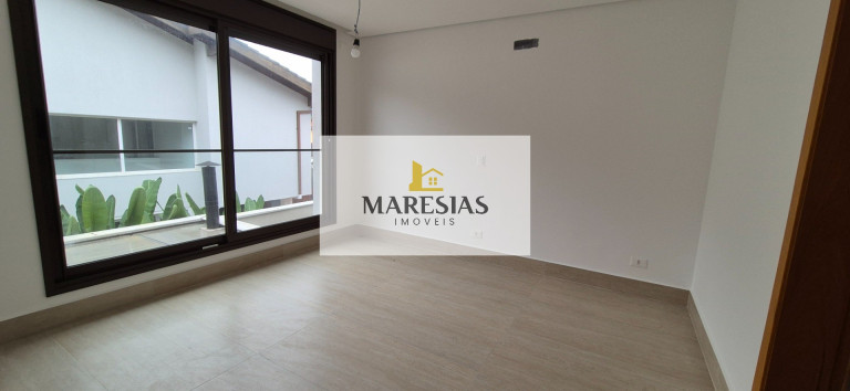 Imagem Casa com 4 Quartos à Venda, 260 m² em Juquehy - São Sebastião Imagem Casa com 4 Quartos à Venda, 260 m² em Juquehy - São Sebastião