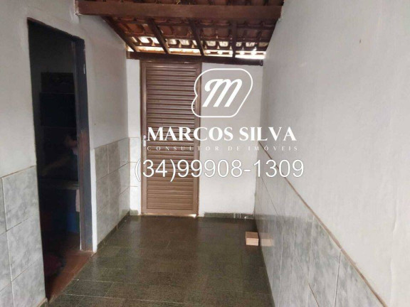 Imagem Casa com 1 Quarto à Venda,  em Santa Mônica - Uberlândia