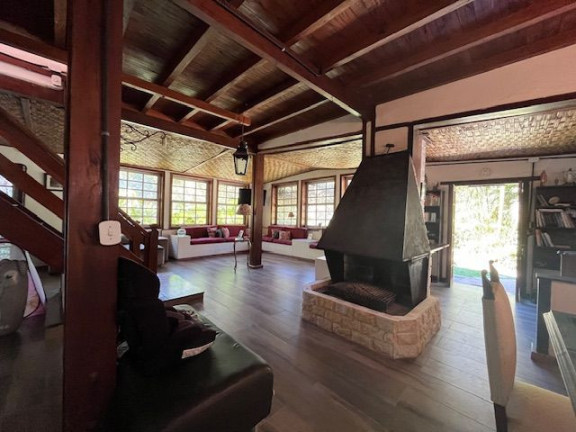 Imagem Casa com 10 Quartos à Venda, 327 m² em Albuquerque - Teresópolis Imagem Casa com 10 Quartos à Venda, 327 m² em Albuquerque - Teresópolis