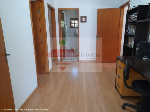 Imagem Chácara com 4 Quartos à Venda, 280 m² em Barreiro - Taubaté