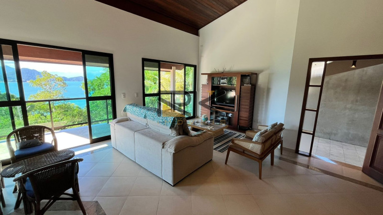 Imagem Sobrado com 3 Quartos à Venda, 600 m² em Toninhas - Ubatuba