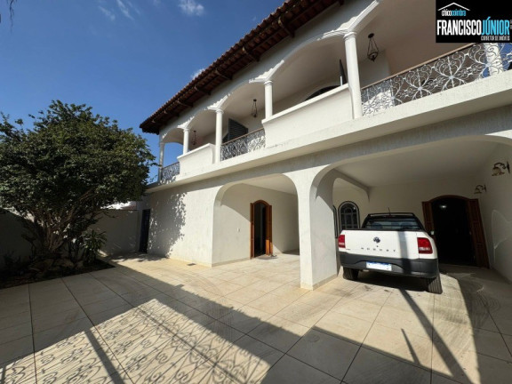 Casa com 4 Quartos à Venda, 390 m² em Setor Coimbra - Goiânia