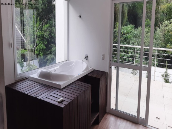 Imagem Sobrado com 3 Quartos à Venda, 300 m² em Juriti - Nova Petrópolis Imagem Sobrado com 3 Quartos à Venda, 300 m² em Juriti - Nova Petrópolis