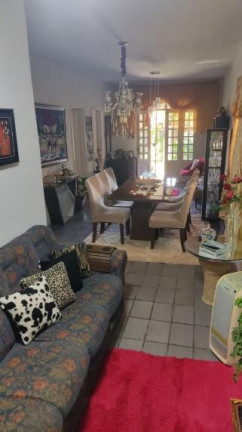 Imagem Casa com 4 Quartos à Venda, 260 m² em Tamarineira - Recife