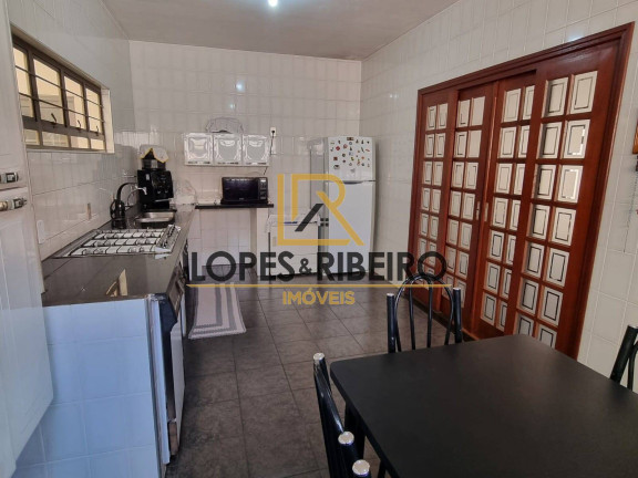 Imagem Sobrado com 3 Quartos à Venda, 176 m² em Centro - Botucatu