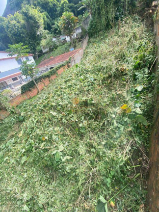 Terreno à Venda, 1.051 m² em Iucas - Teresópolis