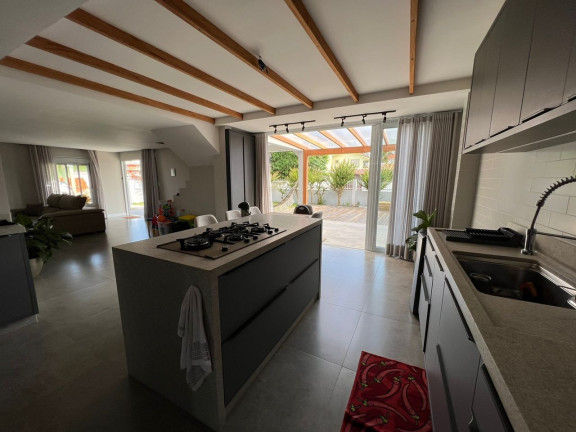 Imagem Sobrado com 4 Quartos à Venda, 190 m² em Enseada Da Pinheira - Palhoça Imagem Sobrado com 4 Quartos à Venda, 190 m² em Enseada Da Pinheira - Palhoça