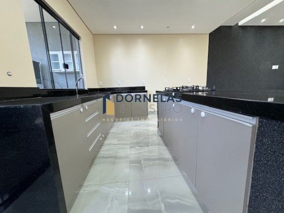 Imagem Casa com 3 Quartos à Venda, 220 m² em Setor Habitacional Arniqueira (águas Claras) - Brasília Imagem Casa com 3 Quartos à Venda, 220 m² em Setor Habitacional Arniqueira (águas Claras) - Brasília