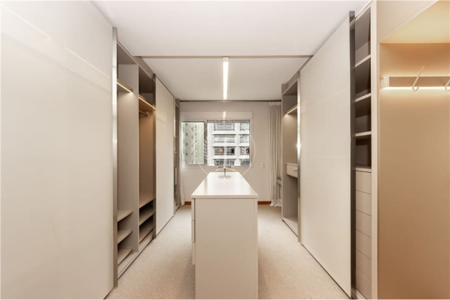 Imagem Apartamento com 3 Quartos à Venda, 198 m² em Itaim Bibi - São Paulo