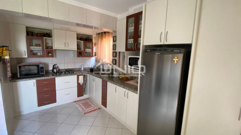 Imagem Casa com 3 Quartos à Venda, 211 m² em Menino Deus - Pato Branco