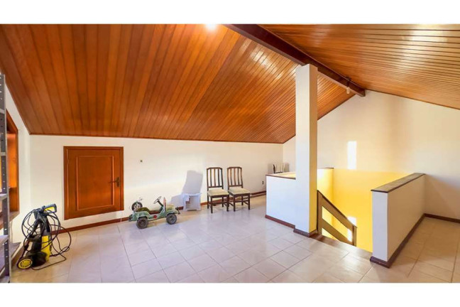 Imagem Casa com 4 Quartos à Venda, 307 m² em Partenon - Porto Alegre