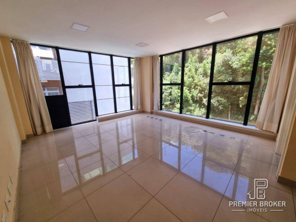 Sala Comercial à Venda, 30 m² em Várzea - Teresópolis
