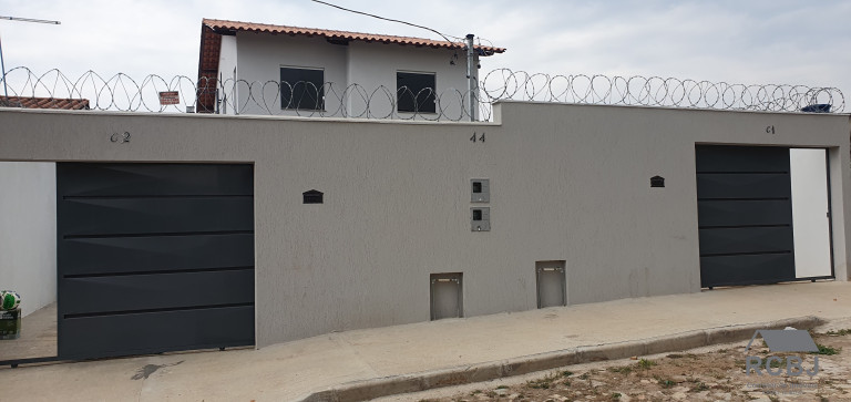 Sobrado com 3 Quartos à Venda,  em Melo Viana - Esmeraldas