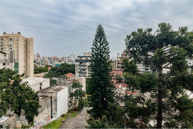 Imagem Imóvel com 3 Quartos à Venda, em Petrópolis - Porto Alegre Imagem Imóvel com 3 Quartos à Venda, em Petrópolis - Porto Alegre