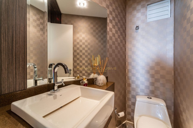 Imagem Apartamento com 3 Quartos à Venda, 131 m² em Centro - Balneário Camboriú Imagem Apartamento com 3 Quartos à Venda, 131 m² em Centro - Balneário Camboriú