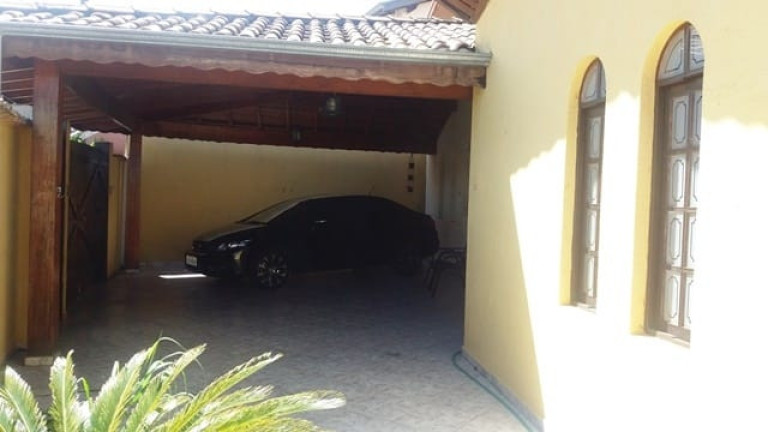 Imagem Casa com 3 Quartos à Venda, 178 m² em Santana - Pindamonhangaba