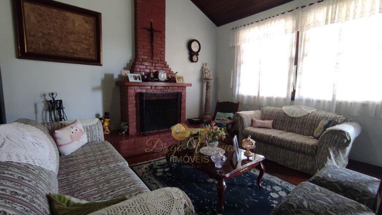 Imagem Casa com 4 Quartos à Venda, 172 m² em Tijuca - Teresópolis Imagem Casa com 4 Quartos à Venda, 172 m² em Tijuca - Teresópolis