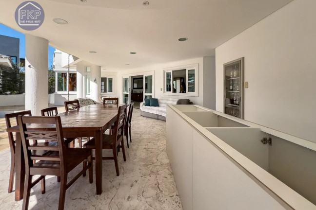 Imagem Casa com 6 Quartos à Venda, 317 m² em Dom Bosco - Itajaí Imagem Casa com 6 Quartos à Venda, 317 m² em Dom Bosco - Itajaí