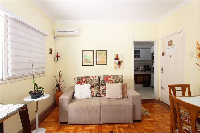 Imagem Imóvel com 2 Quartos à Venda,  em Petrópolis - Porto Alegre