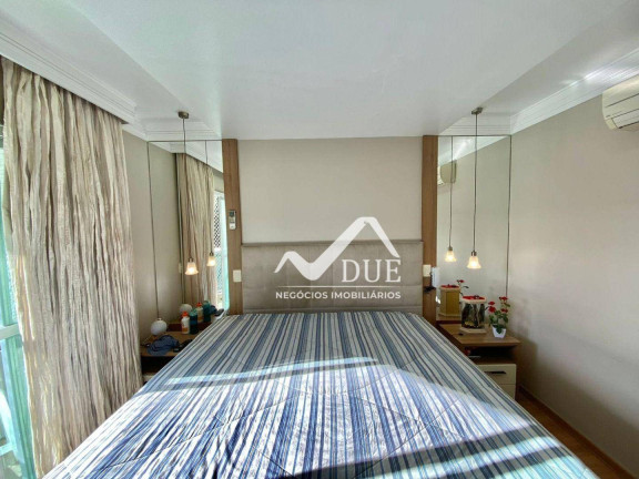 Imagem Casa com 3 Quartos à Venda, 272 m² em Embaré - Santos Imagem Casa com 3 Quartos à Venda, 272 m² em Embaré - Santos