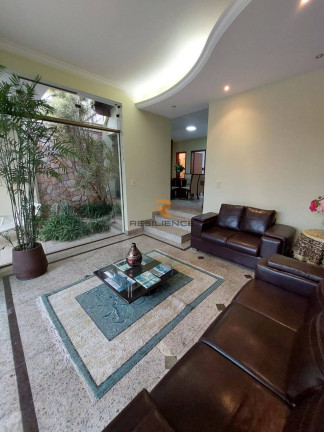 Imagem Casa com 4 Quartos à Venda, 375 m² em Názia I - Vespasiano