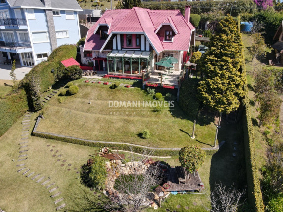 Imagem Casa com 4 Quartos à Venda, 225 m² em Região Do Alto Do Capivari - Campos Do Jordão Imagem Casa com 4 Quartos à Venda, 225 m² em Região Do Alto Do Capivari - Campos Do Jordão