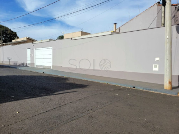 Casa com 3 Quartos para Alugar, 298 m² em Jardim Europa (vila Xavier) - Araraquara