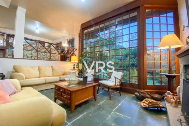 Imagem Casa com 6 Quartos à Venda, 461 m² em Albuquerque - Teresópolis Imagem Casa com 6 Quartos à Venda, 461 m² em Albuquerque - Teresópolis