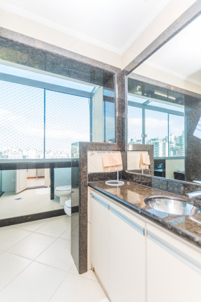 Imagem Imóvel com 3 Quartos à Venda, 336 m² em Rio Branco - Porto Alegre Imagem Imóvel com 3 Quartos à Venda, 336 m² em Rio Branco - Porto Alegre