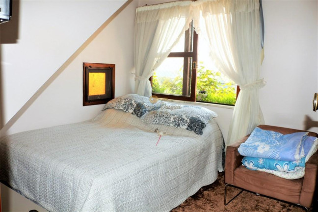 Imagem Casa com 5 Quartos à Venda, 130 m² em Iucas - Teresópolis