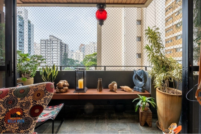 Imagem Apartamento com 4 Quartos à Venda,  em Moema - São Paulo
