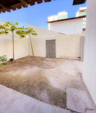 Imagem Casa com 5 Quartos à Venda, 360 m² em Aeroporto