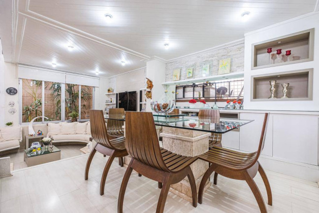 Imagem Casa com 3 Quartos à Venda,  em Agronomica - Florianópolis