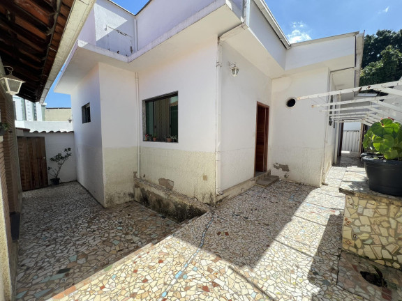 Imagem Casa com 3 Quartos à Venda, 195 m² em Sagrada Família - Belo Horizonte Imagem Casa com 3 Quartos à Venda, 195 m² em Sagrada Família - Belo Horizonte
