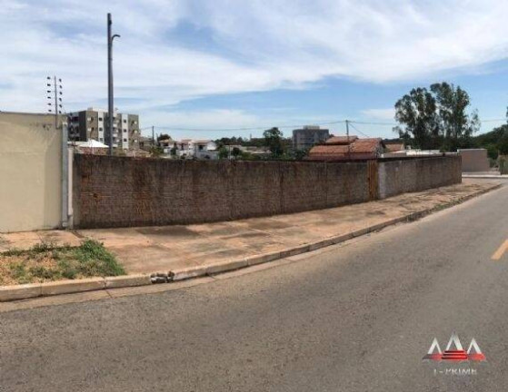 Terreno para Alugar, 1.100 m² em Jardim Santa Marta - Cuiabá