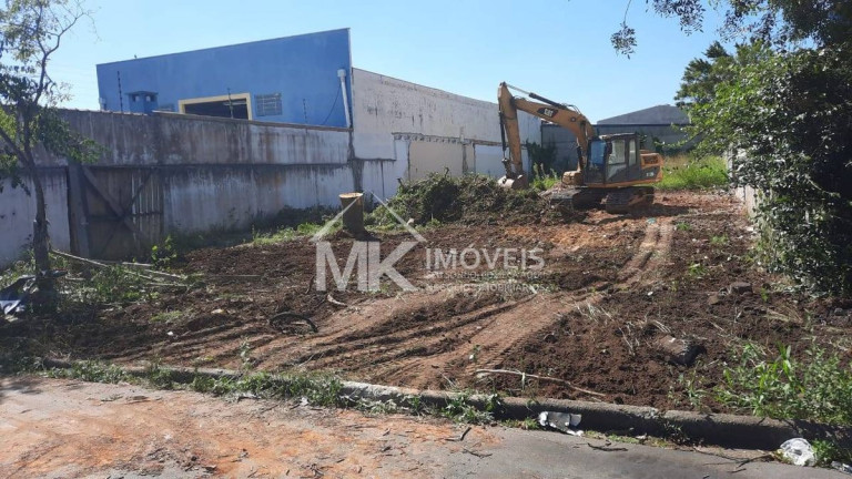 Terreno à Venda, 720 m² em Hauer - Curitiba