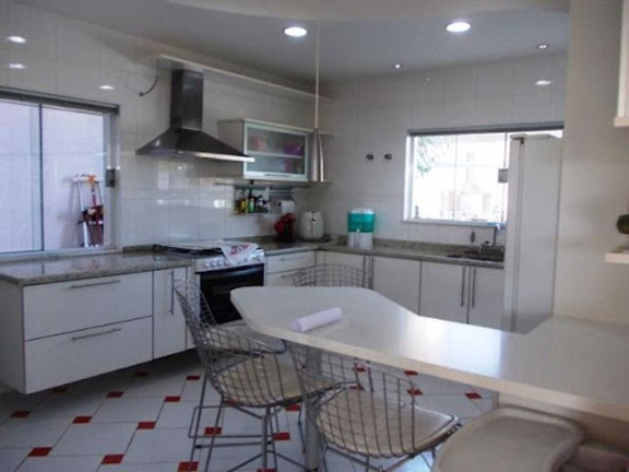 Imagem Casa com 4 Quartos à Venda, 650 m² em Jardim Itaperi - Atibaia