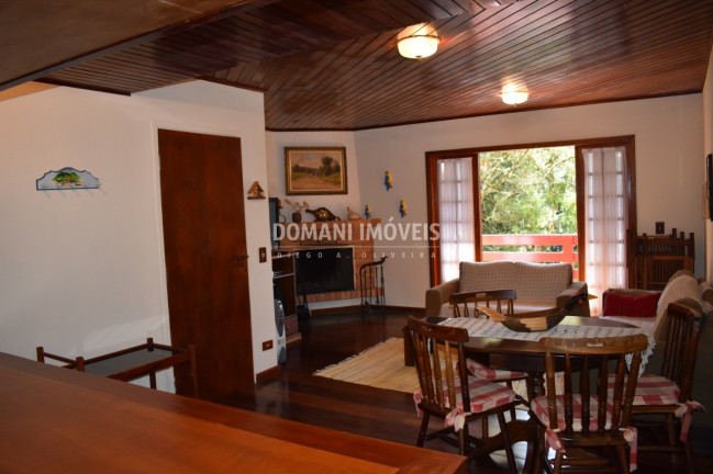 Imagem Imóvel com 3 Quartos à Venda, 104 m² em Região De Capivari - Campos Do Jordão Imagem Imóvel com 3 Quartos à Venda, 104 m² em Região De Capivari - Campos Do Jordão
