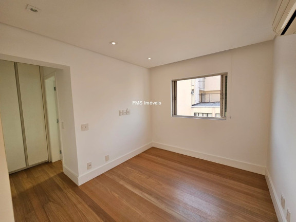 Imagem Imóvel com 3 Quartos à Venda, 210 m² em Moema - São Paulo Imagem Imóvel com 3 Quartos à Venda, 210 m² em Moema - São Paulo